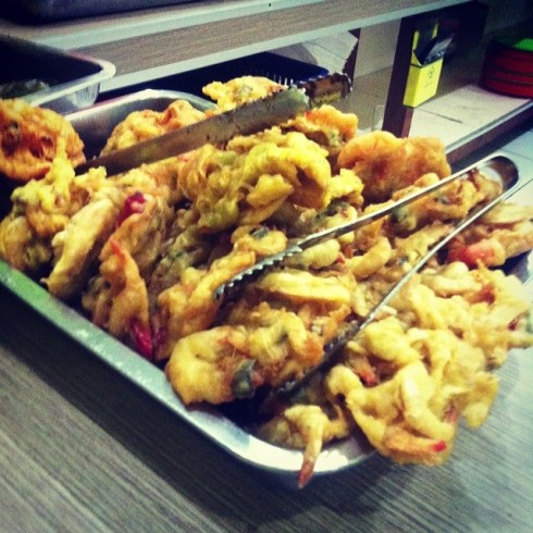 Jalan-Jalan di Kota Jam Malam